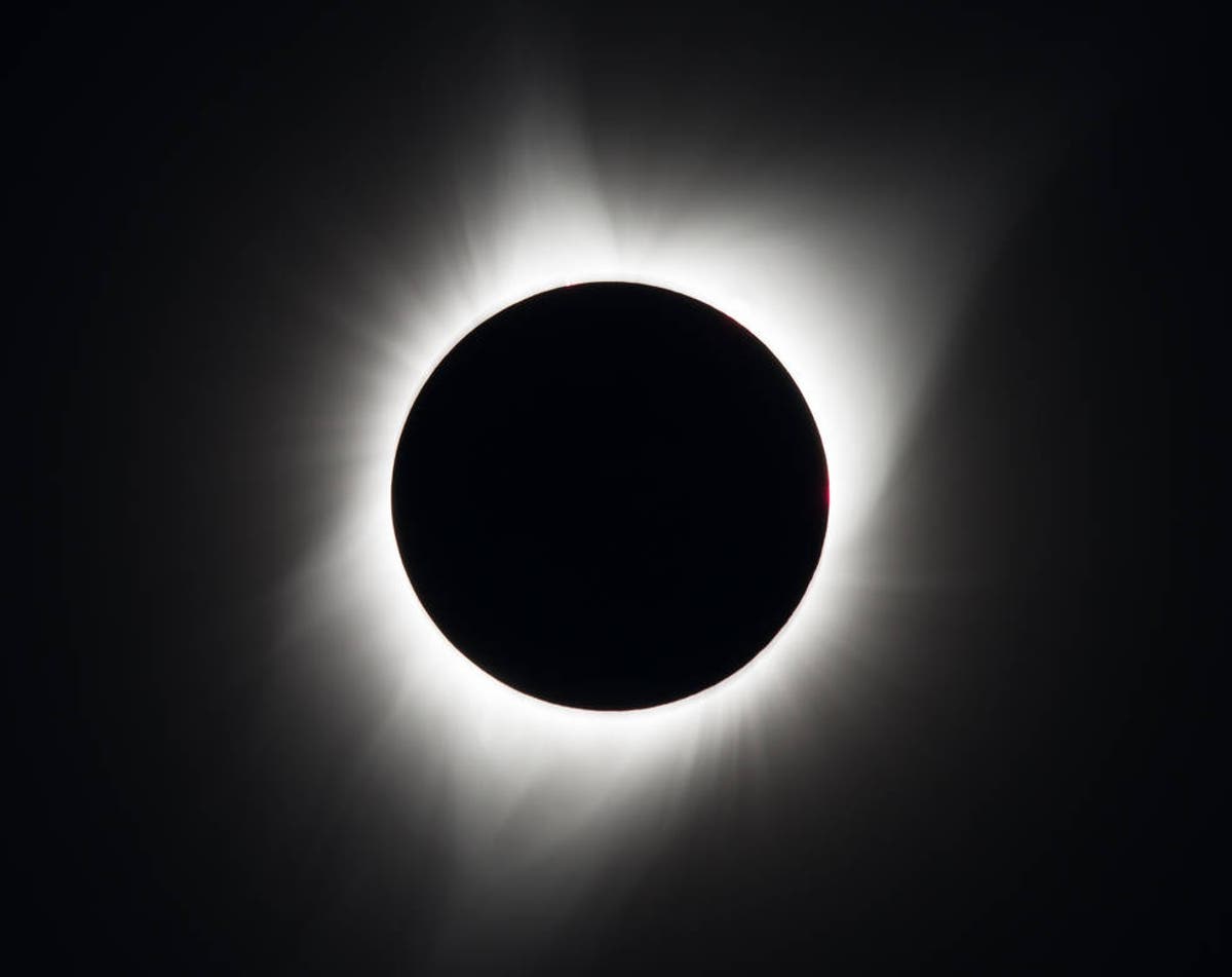 Come guardare la rara eclissi solare “ibrida” che colpirà l’Australia e il sud-est asiatico questa settimana