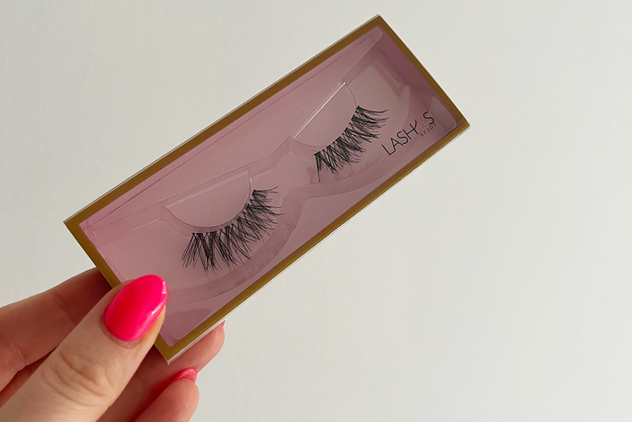 By Joy Adenuga snapdragon lightweight strip lashes