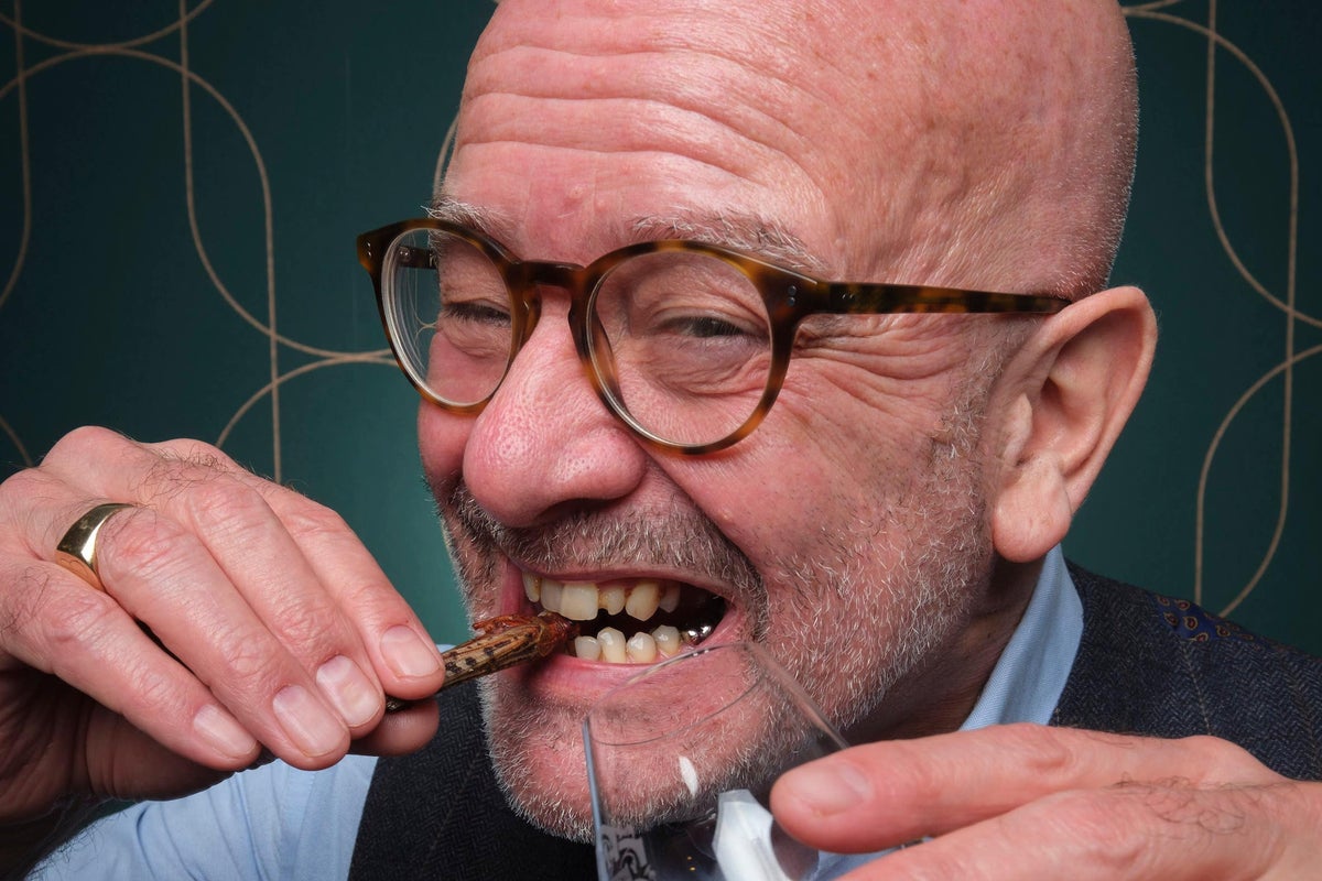 Man with fear of insects discovers taste for them at…