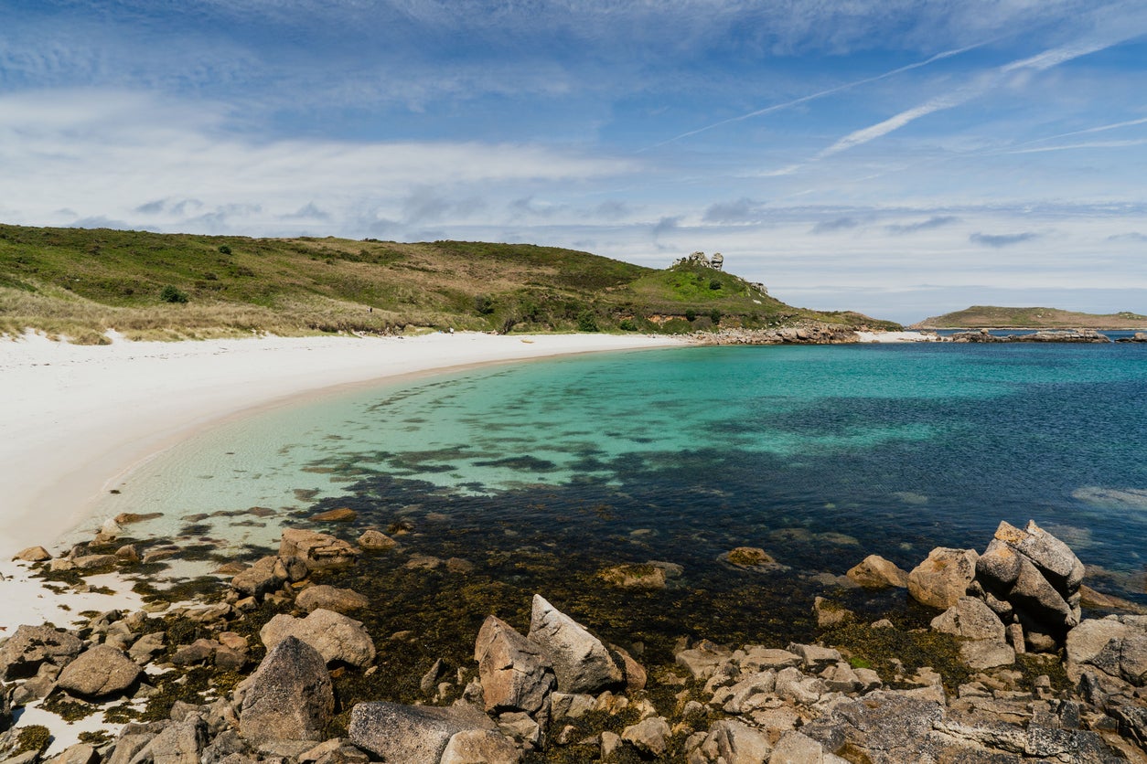 A scenic view of Great Bay, another Isles of Scilly beach that looks like it could be abroad