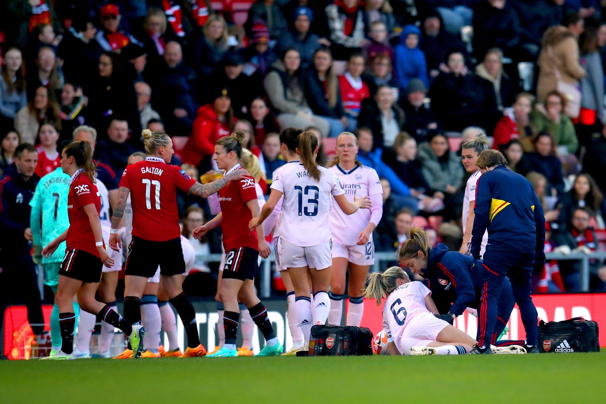 England captain Leah Williamson goes off injured in Arsenal’s clash with Man Utd