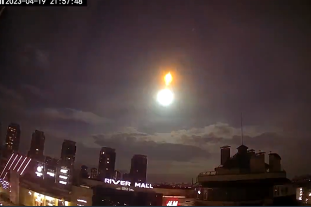 <p>Mysterious flash seen over Kyiv </p>