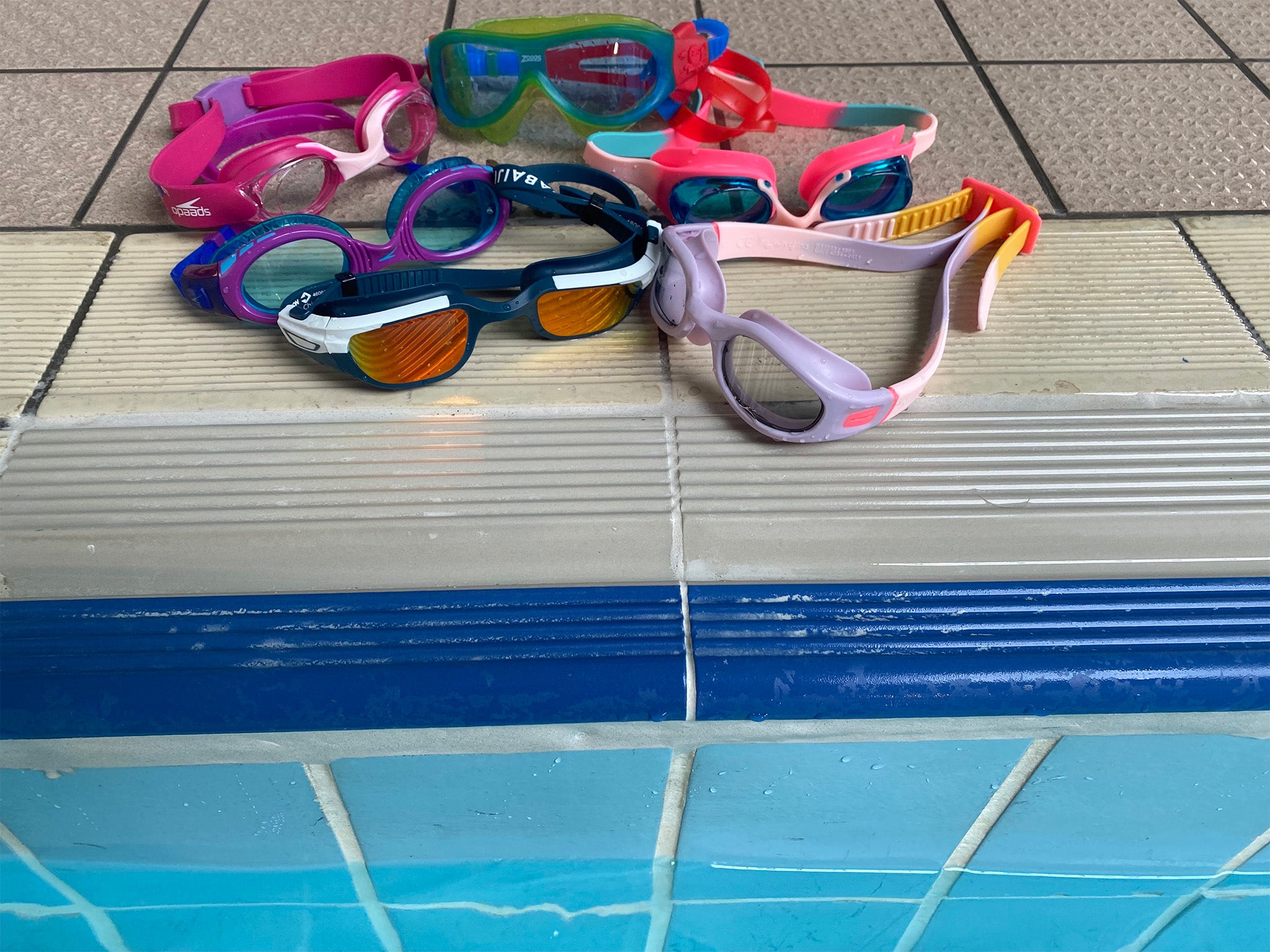 Swimmers of mixed abilities put the goggles through their paces