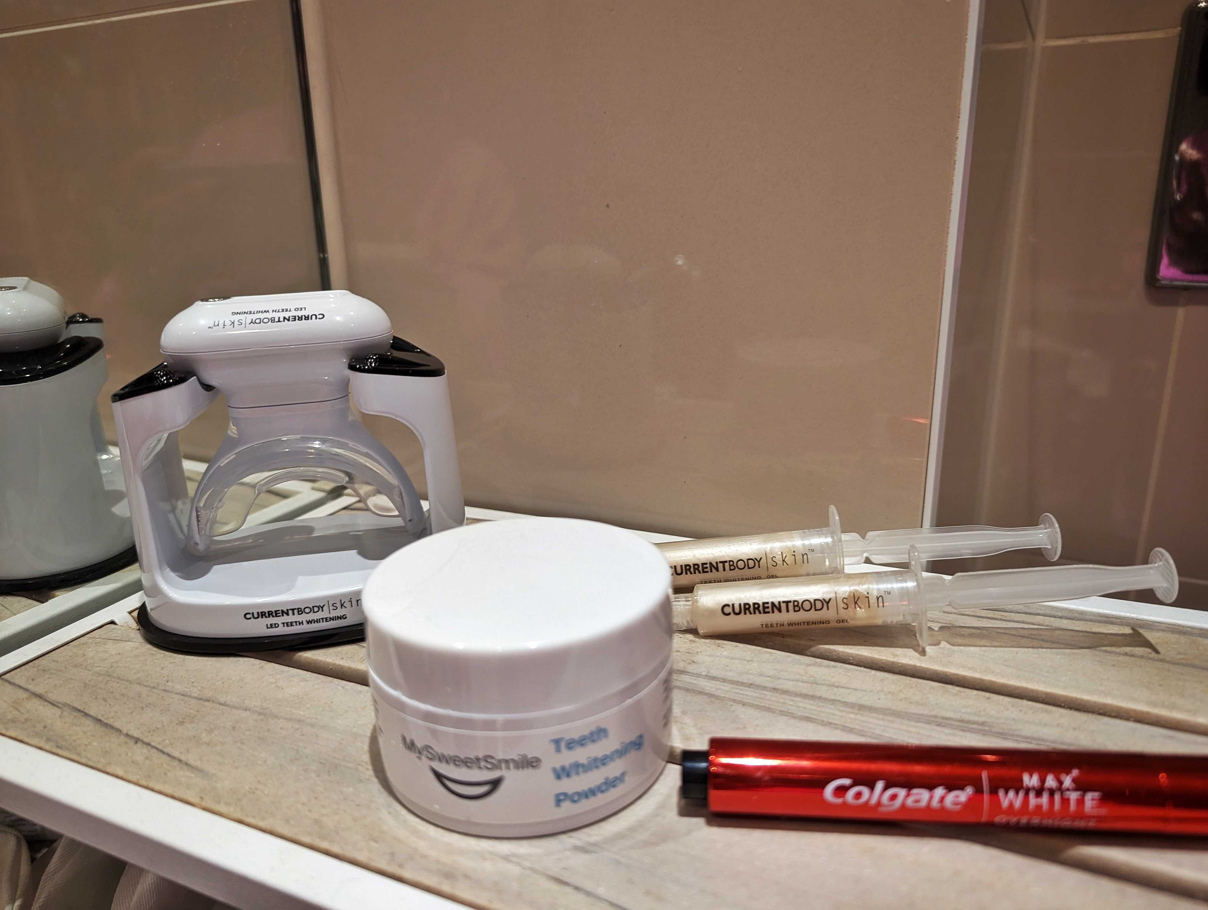 Colgate Max White Ultimate at Home LED Teeth whitening kit