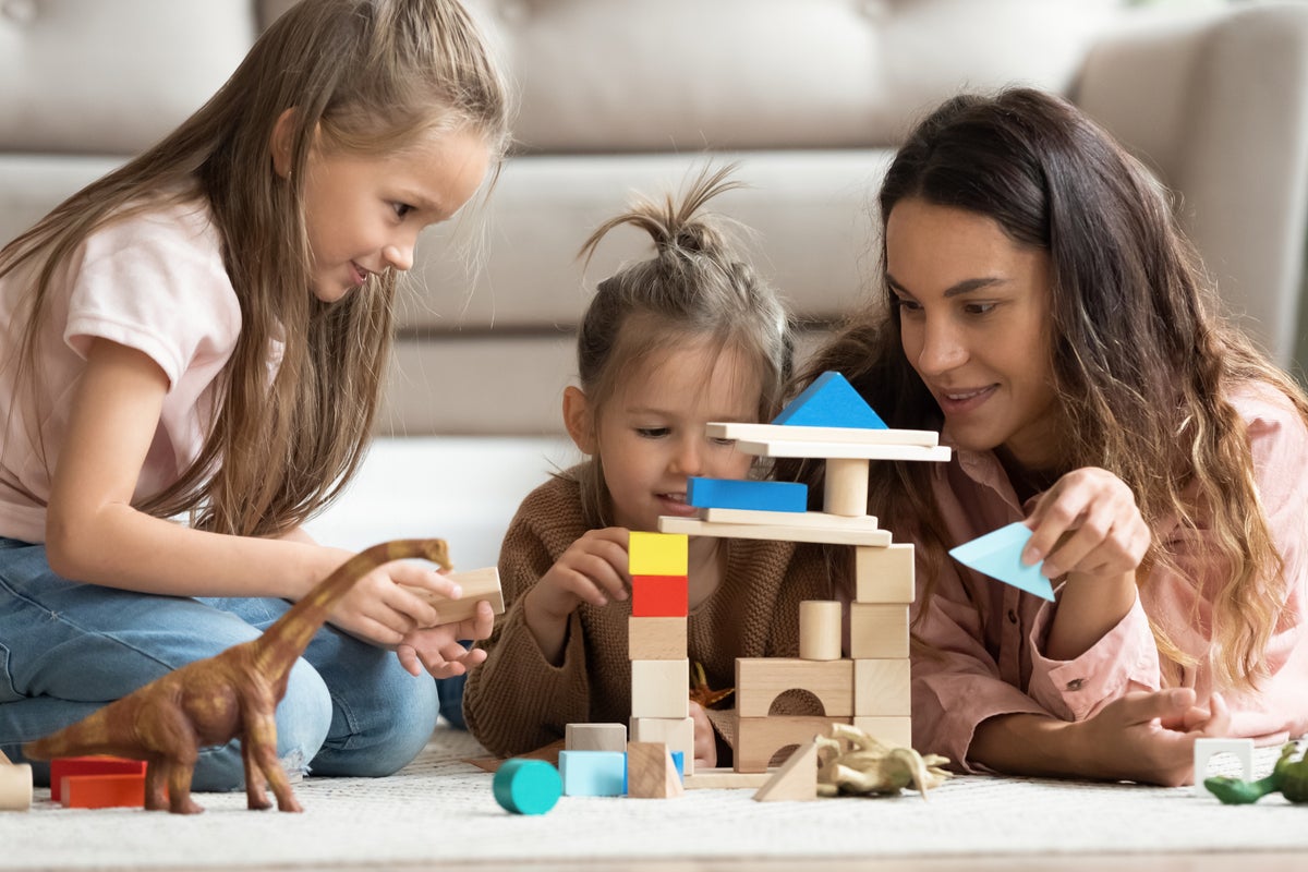 Babysitter questions whether it was wrong to ask family to pay half of $840  bill after last-minute cancellation | The Independent