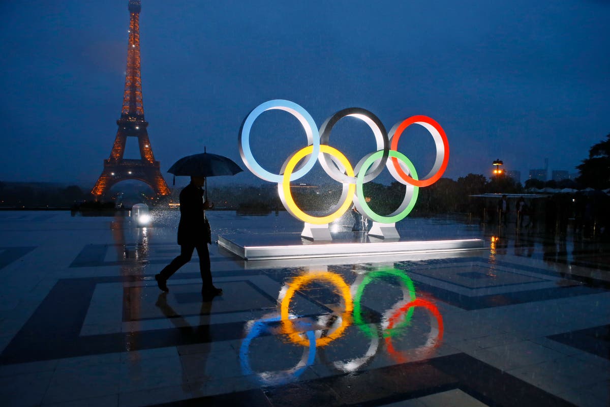 Поедут ли спортсмены на олимпиаду в париж. Олимпийские игры в Париже 2024. Олимпийские кольца Франция 2024.
