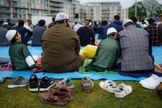 Eid ul-Fitr 2023 – live: Muslims share greetings to mark end of Ramadan