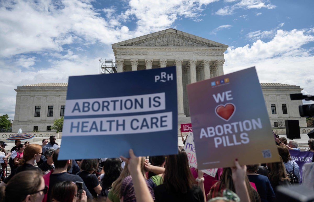 Supreme Court preserves abortion drug approval as legal case plays out