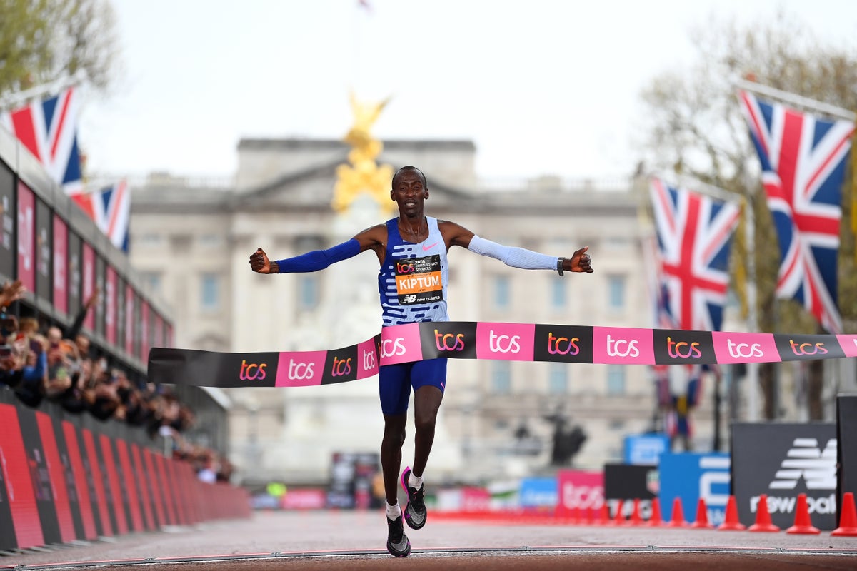 Kelvin Kiptum smashes London Marathon record in…