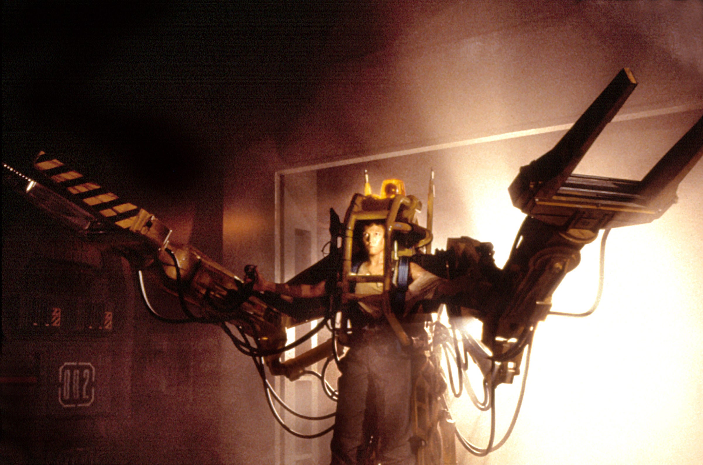 Sigourney Weaver’s character Ellen Ripley wearing an exoskeleton P-5000 work loader