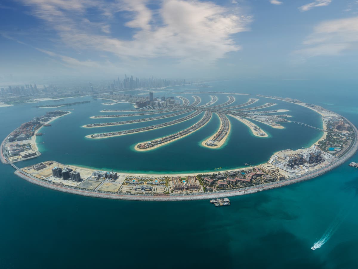 Empty plot of sand on luxury Dubai island sells for $34m | The Independent