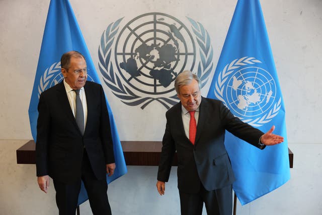 <p>Sergei Lavrov, left, and Antonio Guterres in New York on Monday </p>