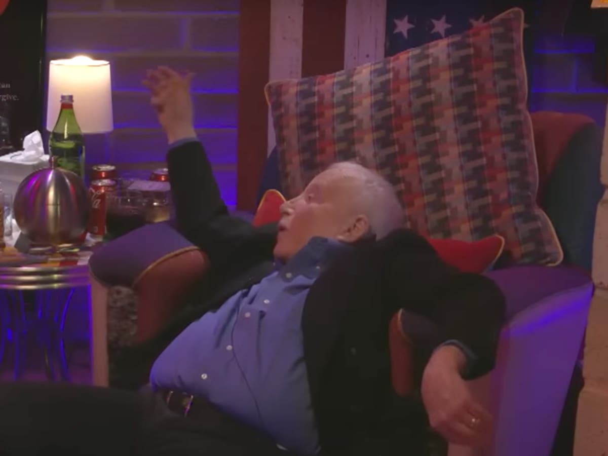 Viewers in hysterics as Richard Dreyfuss slips off chair during bizarre interview
