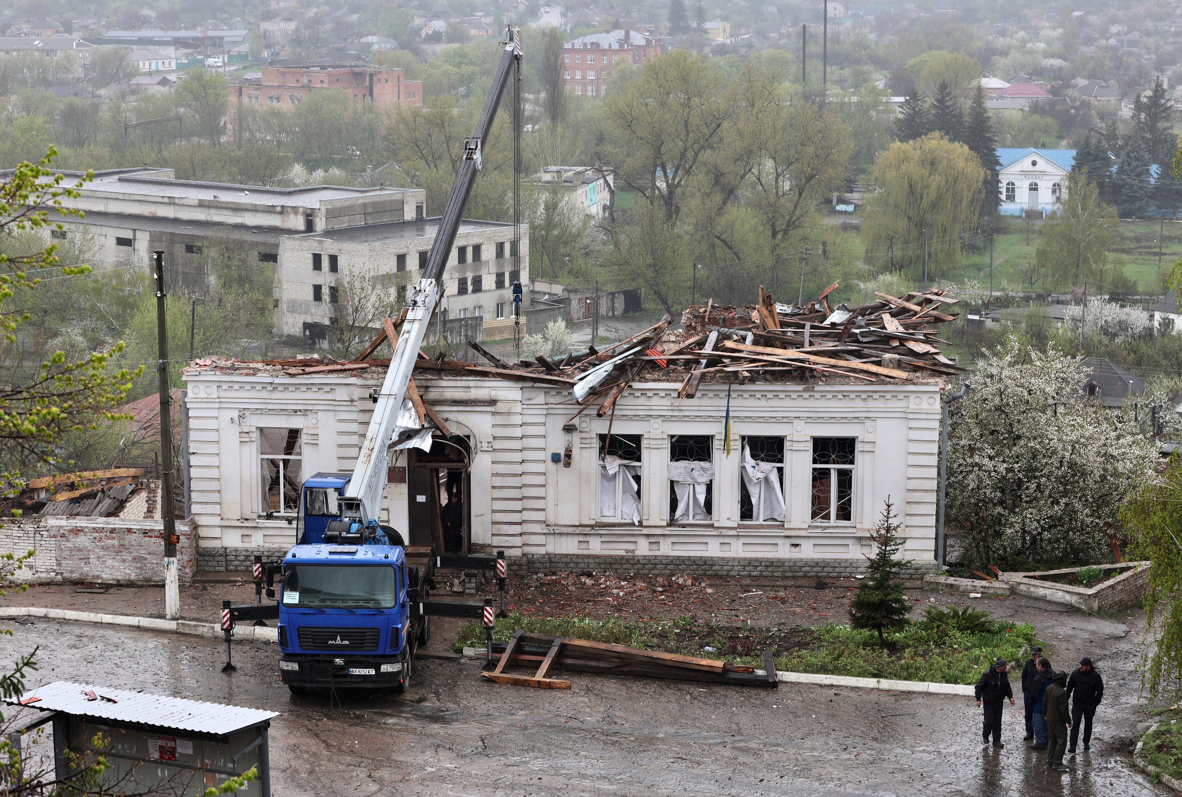 Russian airstrike destroys Ukrainian history museum