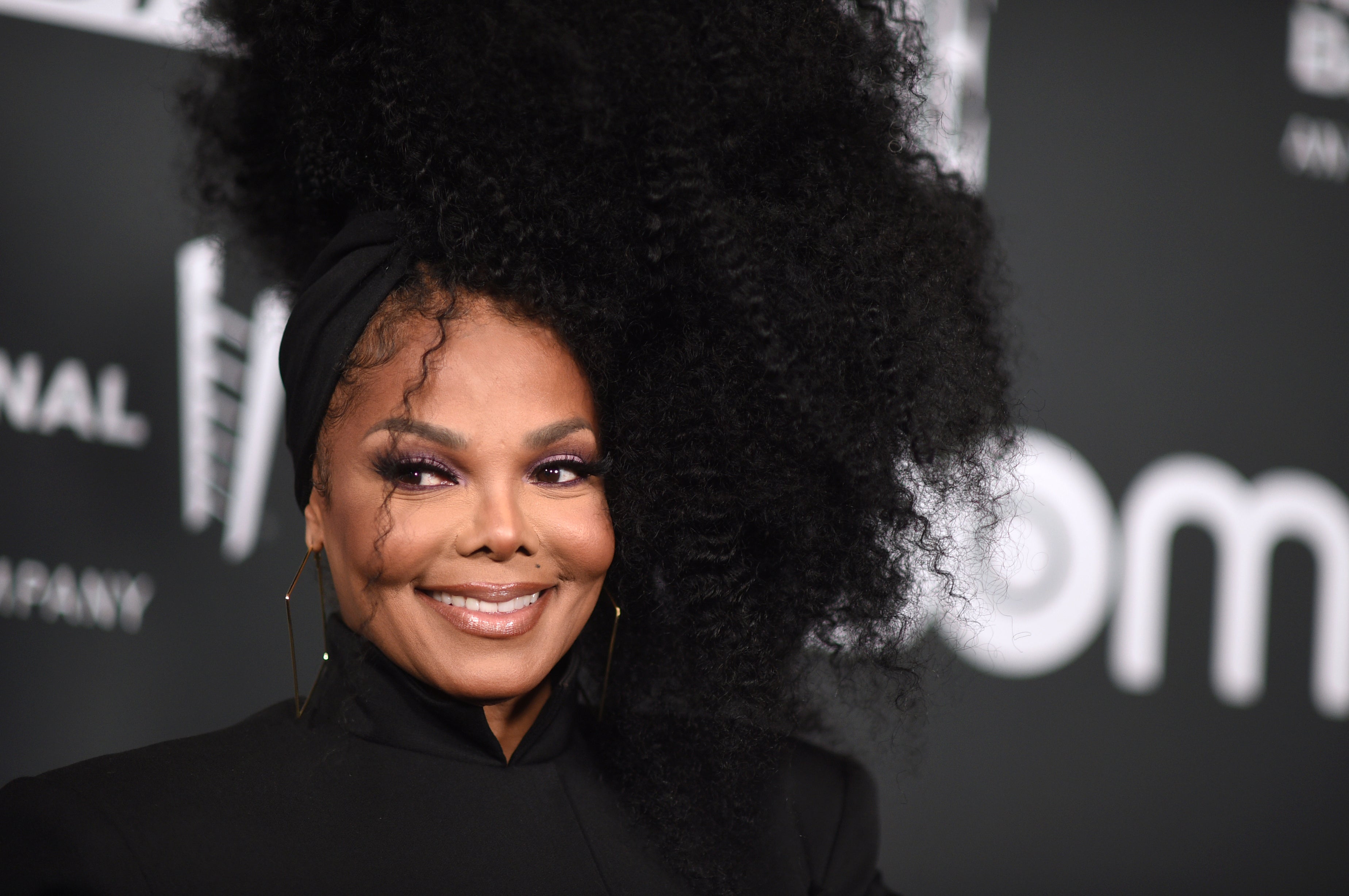 Hawks playoff win pushes Janet Jackson concert back 1 day | The Independent