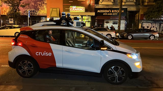 <p>A Cruise driverless in San Francisco's Mission District, on Wednesday, Feb.15, 2023</p>