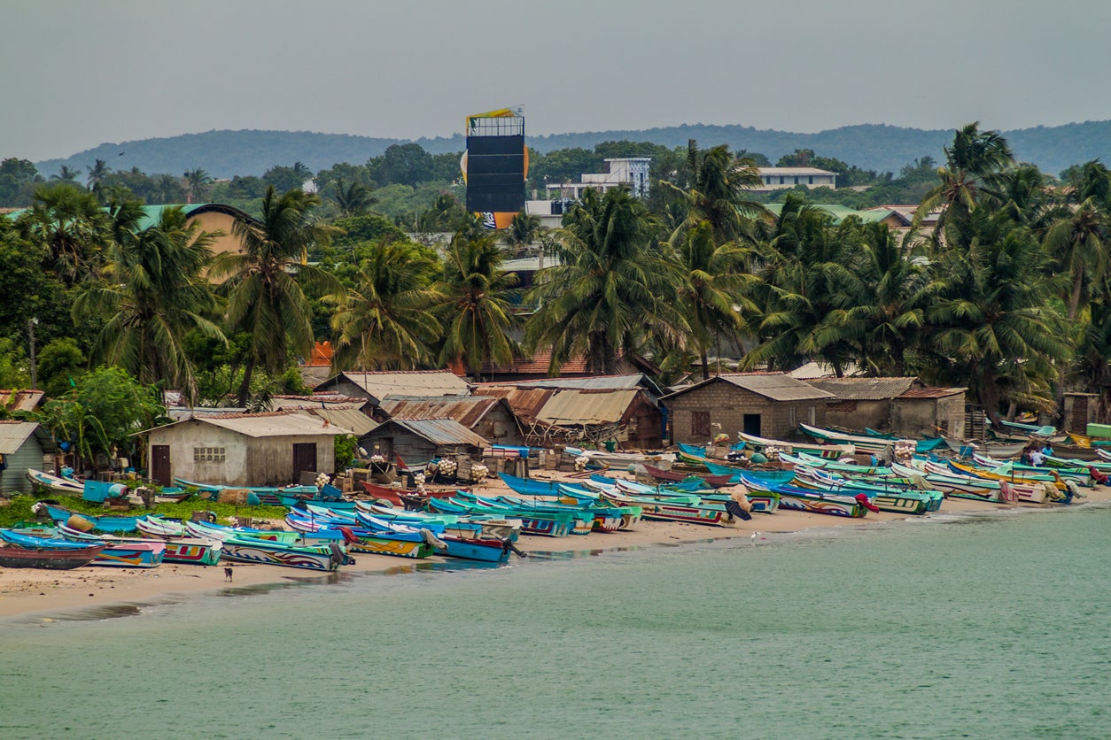 Huts and boats on the shore in Trincomalee