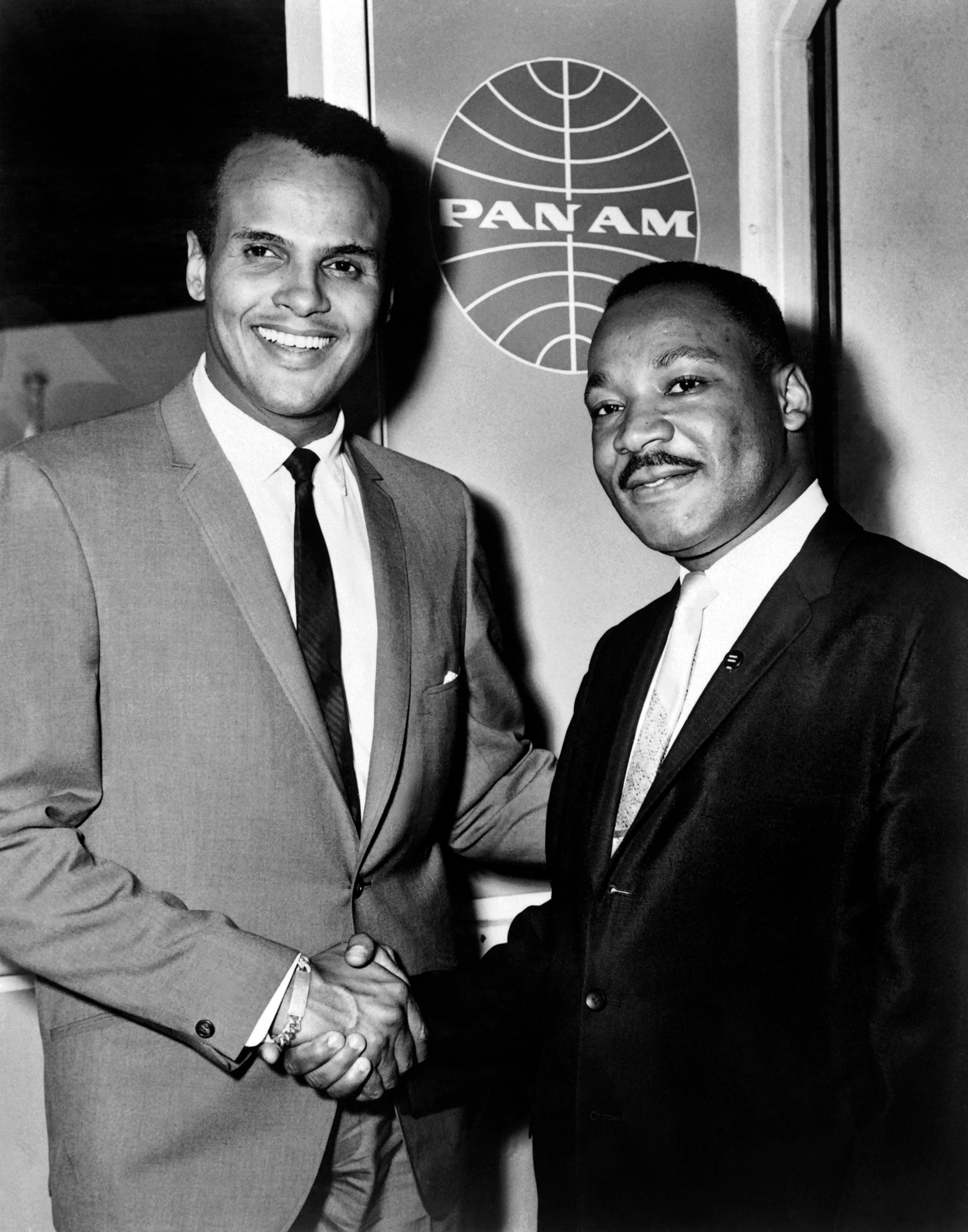 Belafonte shakes hands with Martin Luther King in 1964