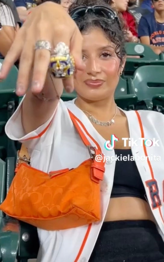 Influencer Jackie La Bonita's Astros game TikTok sparks controversy after  students who 'bullied her issue apology video