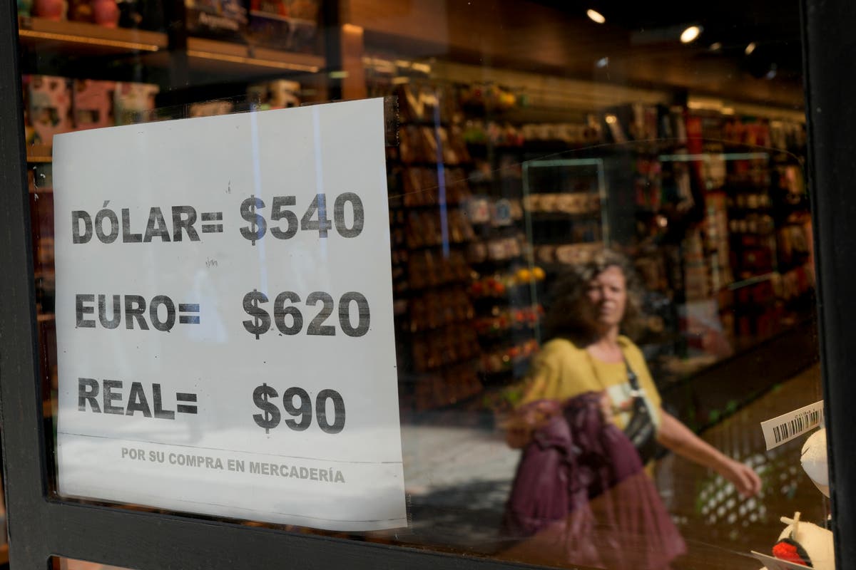 Argentina: A desperate search for a door as currency tumbles