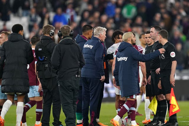 West Ham United manager David Moyes appeals to officials following during the Premier League match at the London Stadium. Picture date: Wednesday April 26, 2023.