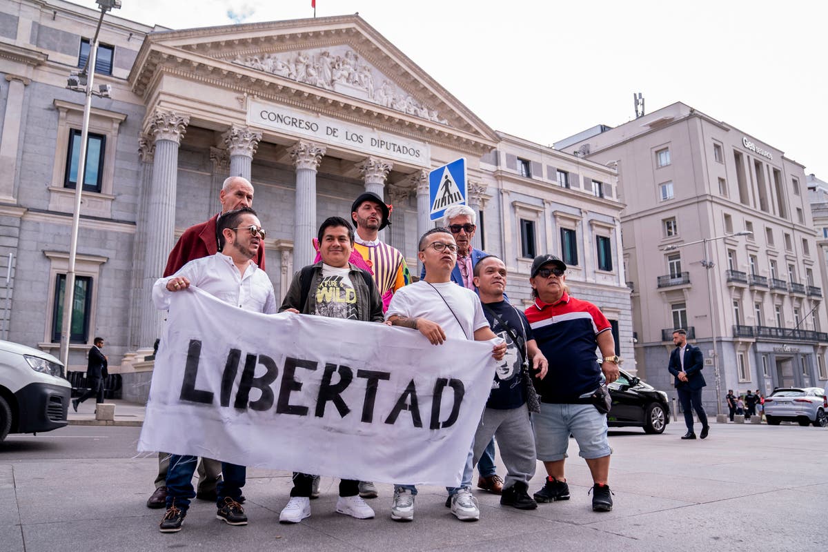 España prohíbe el ‘tauromaquia de enanos’ |  El independiente
