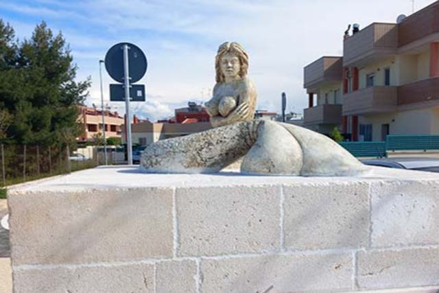 <p>The statue has been turning heads and not only for its swimming tail </p>