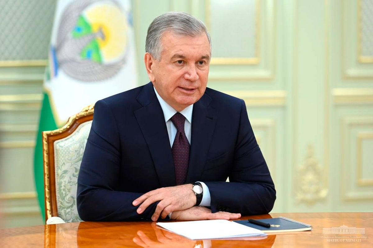 Uzbekistan votes on changes that extend president’s tenure