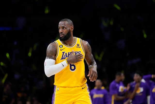 LAKERS FORTALECIDOS