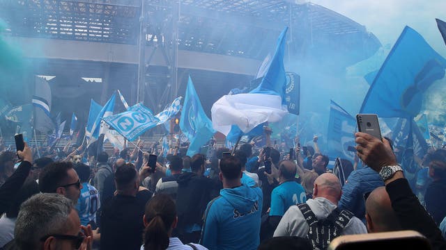 <p>Live: Napoli fans watch on as team on brink of clinching Serie A title</p>