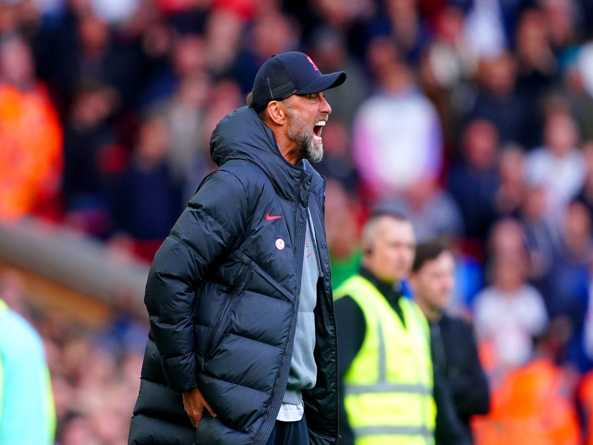 WATCH: Jurgen Klopp hilariously pulls his hamstring running to