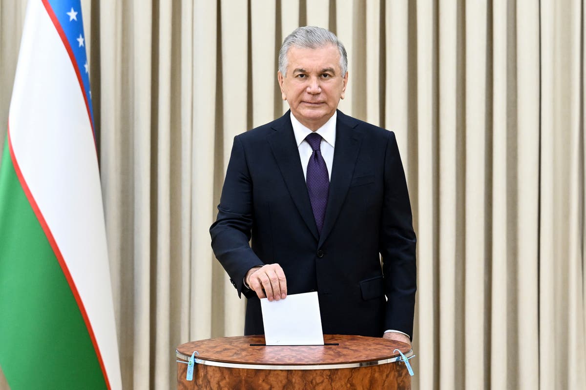 Uzbeks approve changes that could extend president till 2040