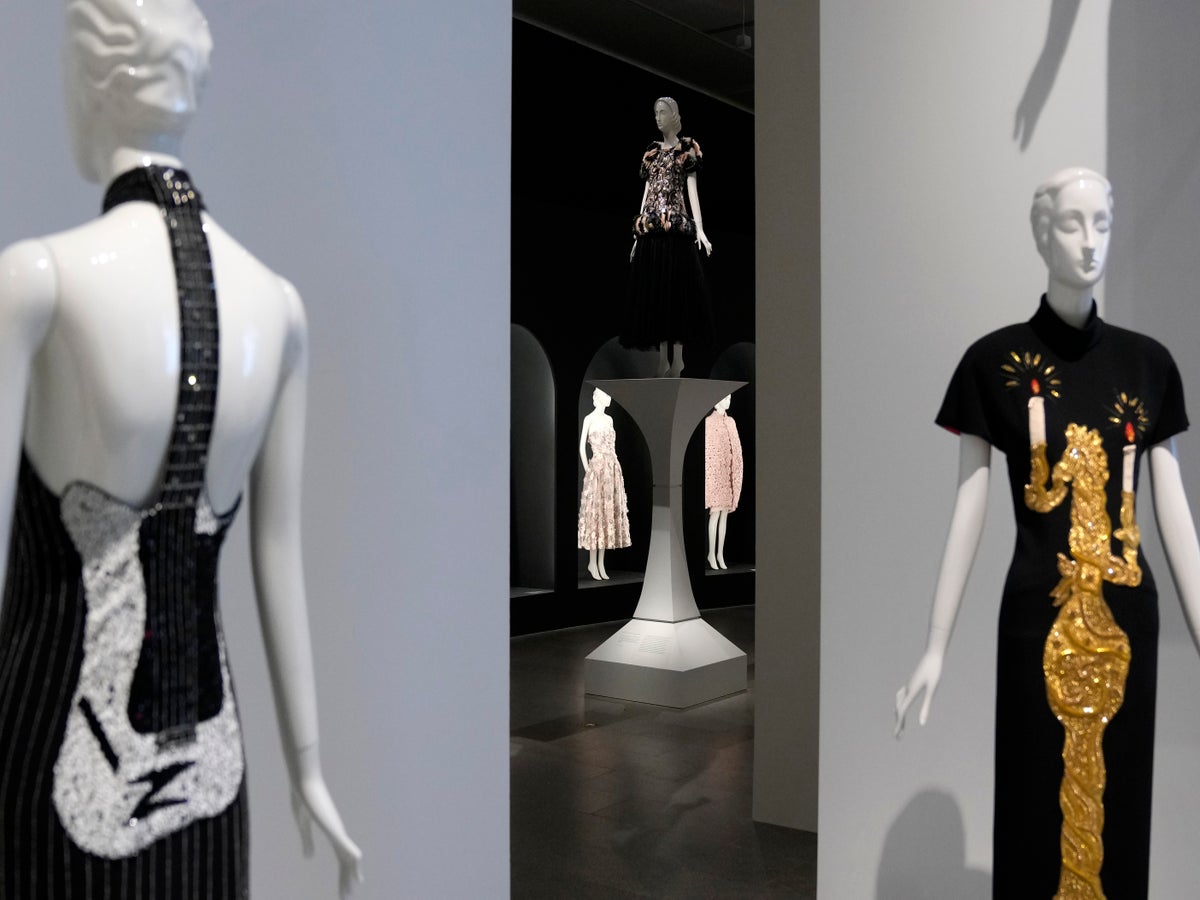 take a first look inside the MET's 'karl lagerfeld: a line of beauty