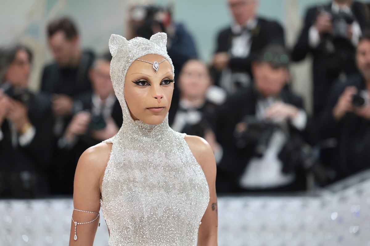 Doja Cat dresses as Karl Lagerfeld’s cat Choupette for the Met Gala