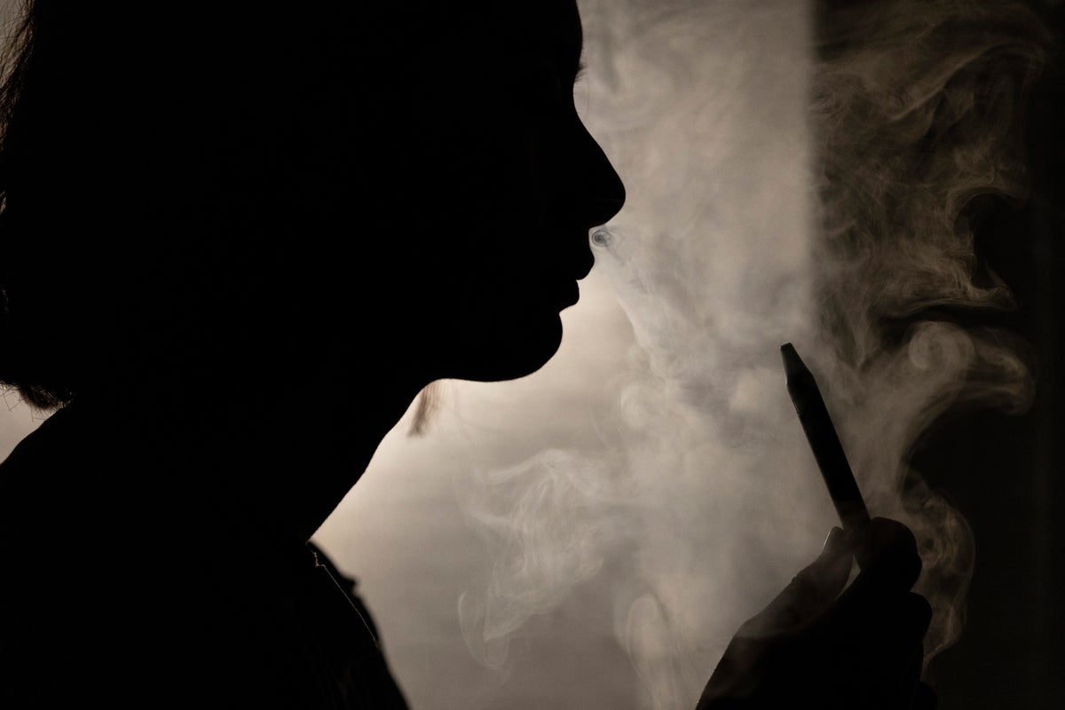 Drop in school children vaping since Australian ban: study