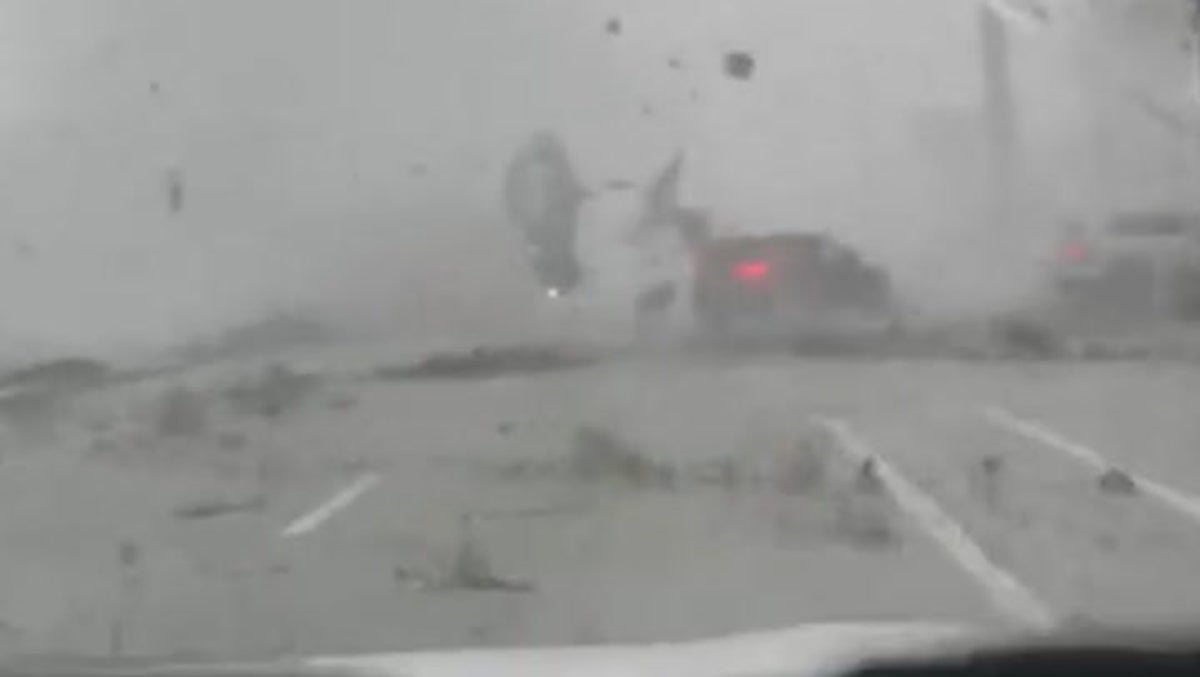Florida tornado flips car in dramatic dashcam video