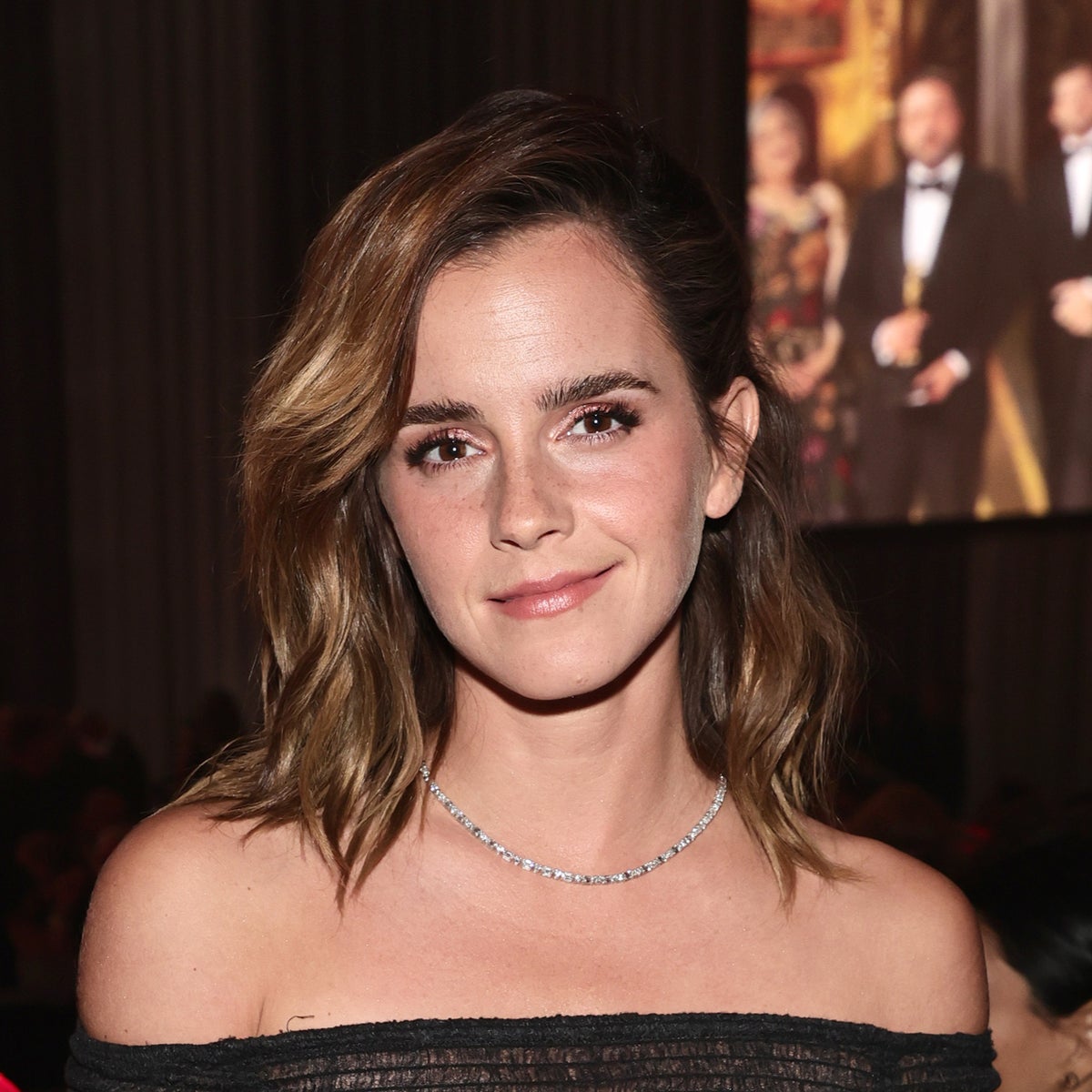 Emma Watson shocks Harry Potter fans with 'levitating' dress | The ...