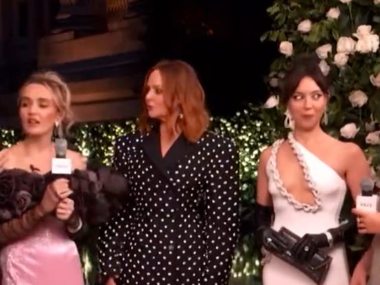 ‘Awkward’ Met Gala red carpet interview with Chloe Fineman and Stella