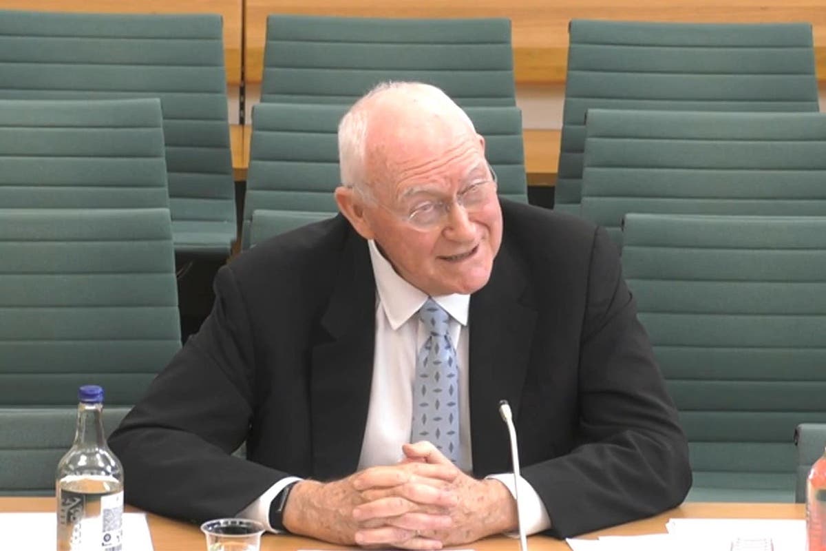 Mantan pimpinan BBC meminta pemerintah ‘merombak’ proses penunjukan publik