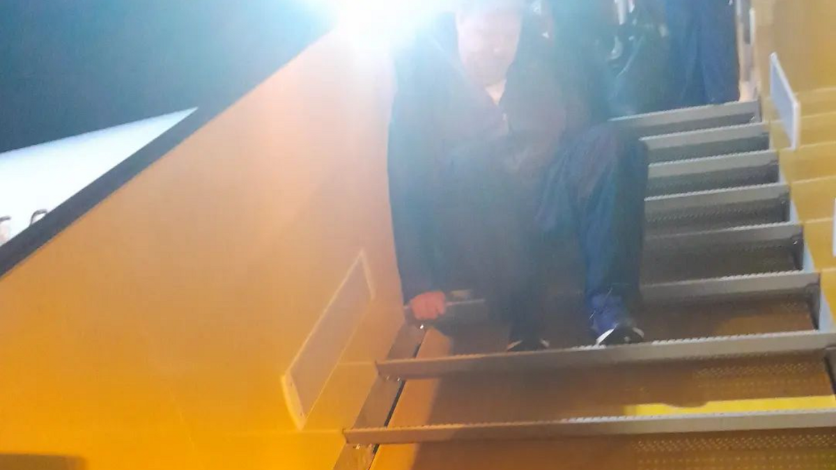 There’s one reason a wheelchair user was forced to crawl off an airplane in Sweden