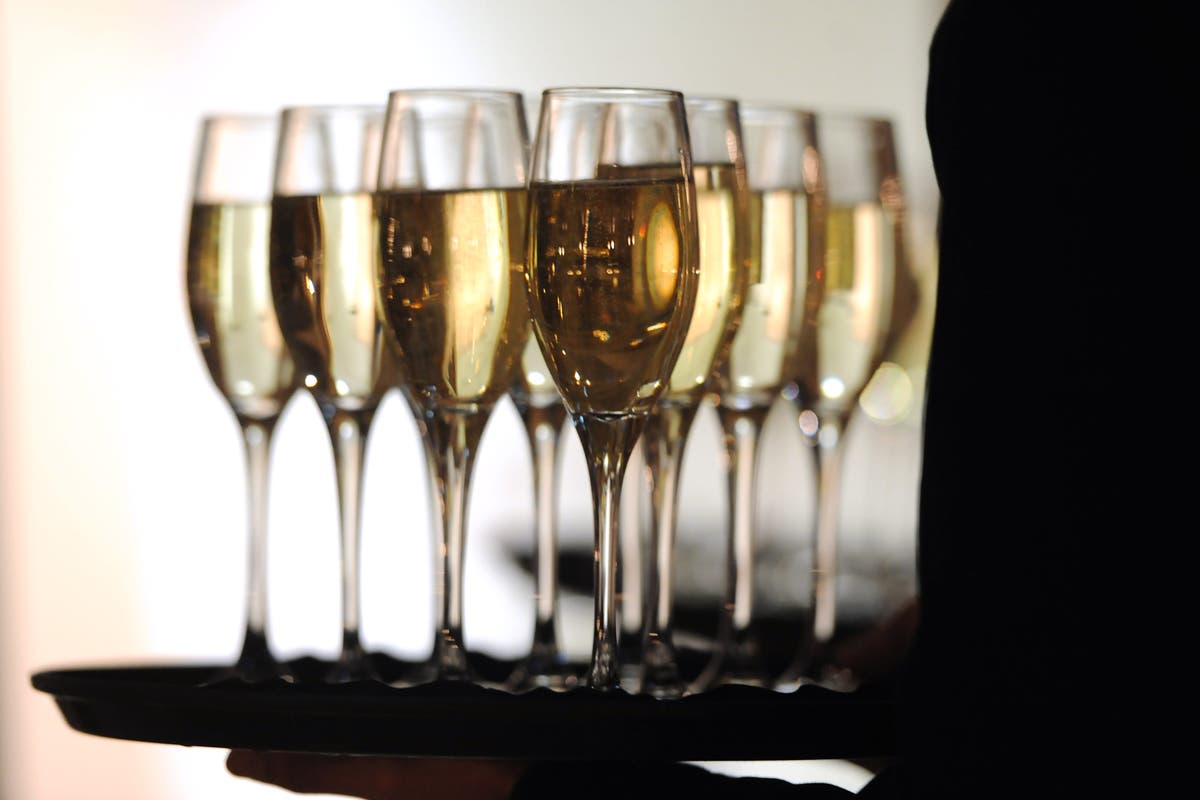 Researchers solve mystery of why champagne bubbles rise in straight line