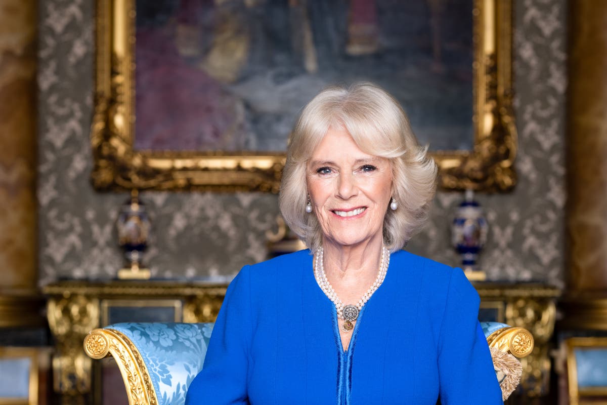 King changes wording of official prayers to include ‘Queen Camilla’