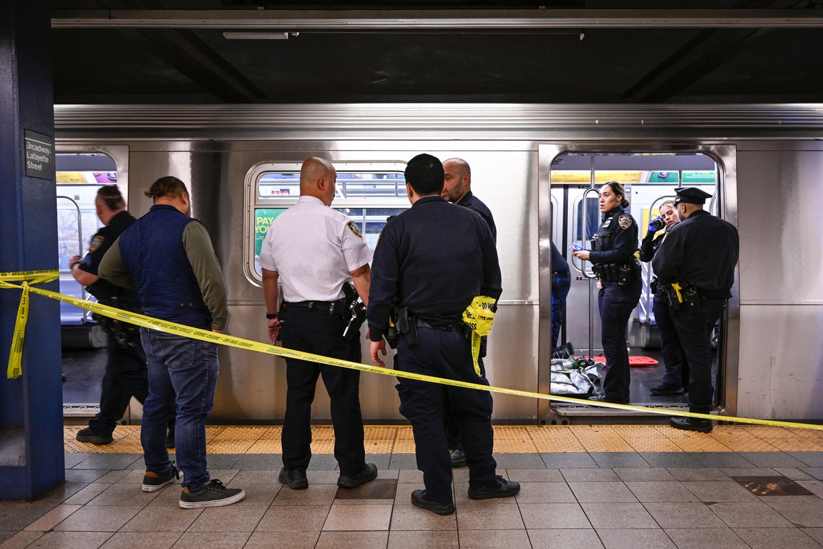 Jordan Neely – latest: Marine lawyers up over subway chokehold death as New Yorkers demand charges