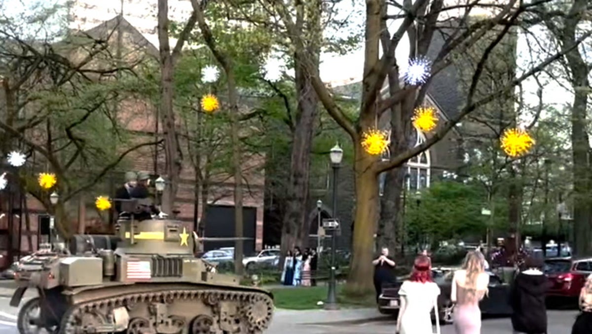 Teenager rents WW2 tank to drive to school prom