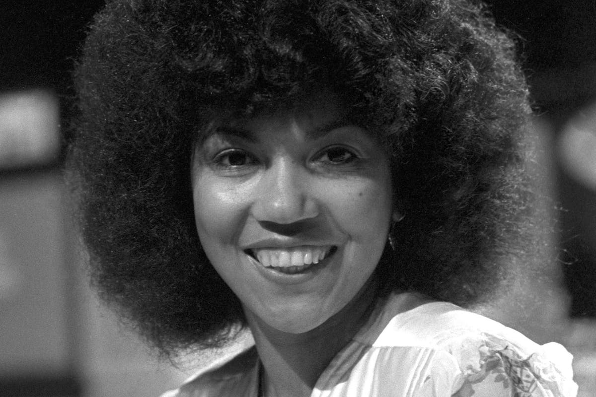 Linda Lewis, singer with five-octave range, dies aged 72