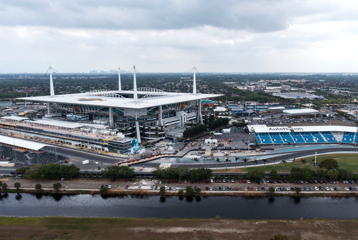 What time is F1 qualifying today at the Miami Grand Prix?