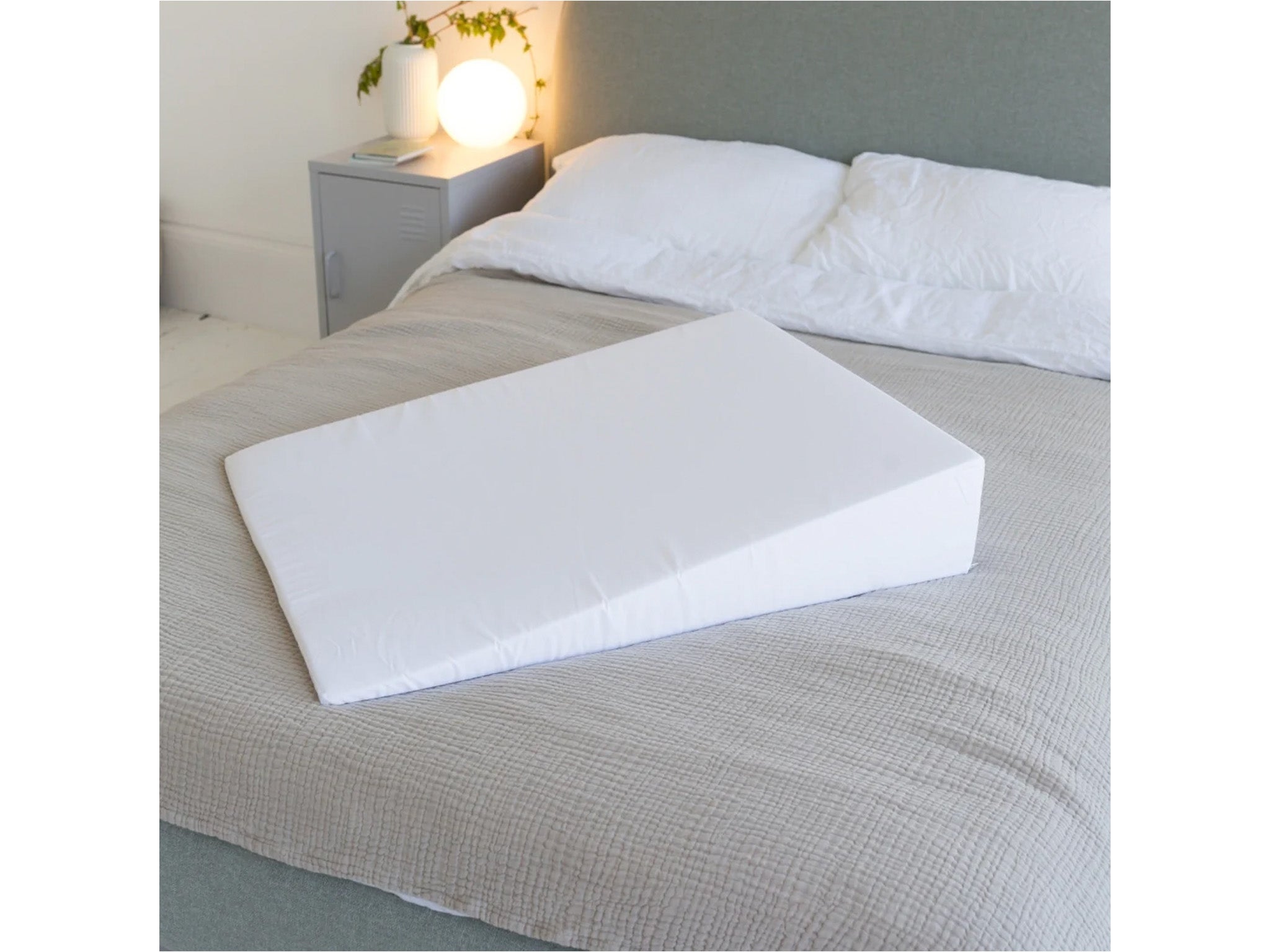 Putnams anti-snore bed wedge pillow