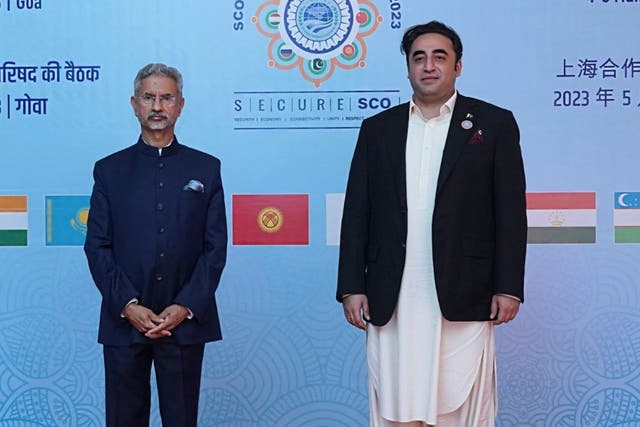 <p>This photo released by Indian foreign ministry, shows Indian foreign minister S Jaishankar (left) with his Pakistani counterpart Bilawal Bhutto Zardari</p>