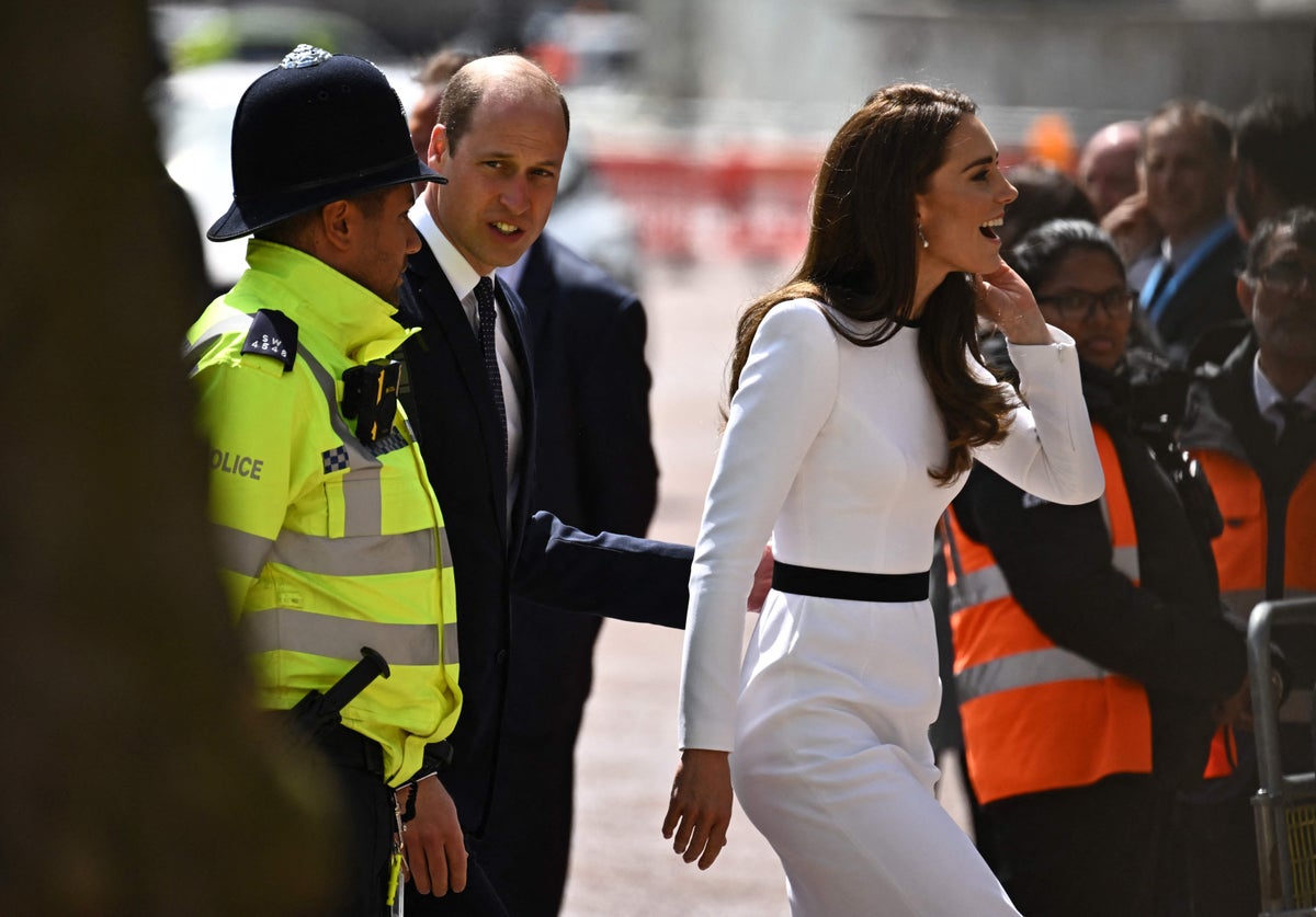 ‘Are you tired?’: Kate greets crowds waiting for coronation outside Buckingham Palace