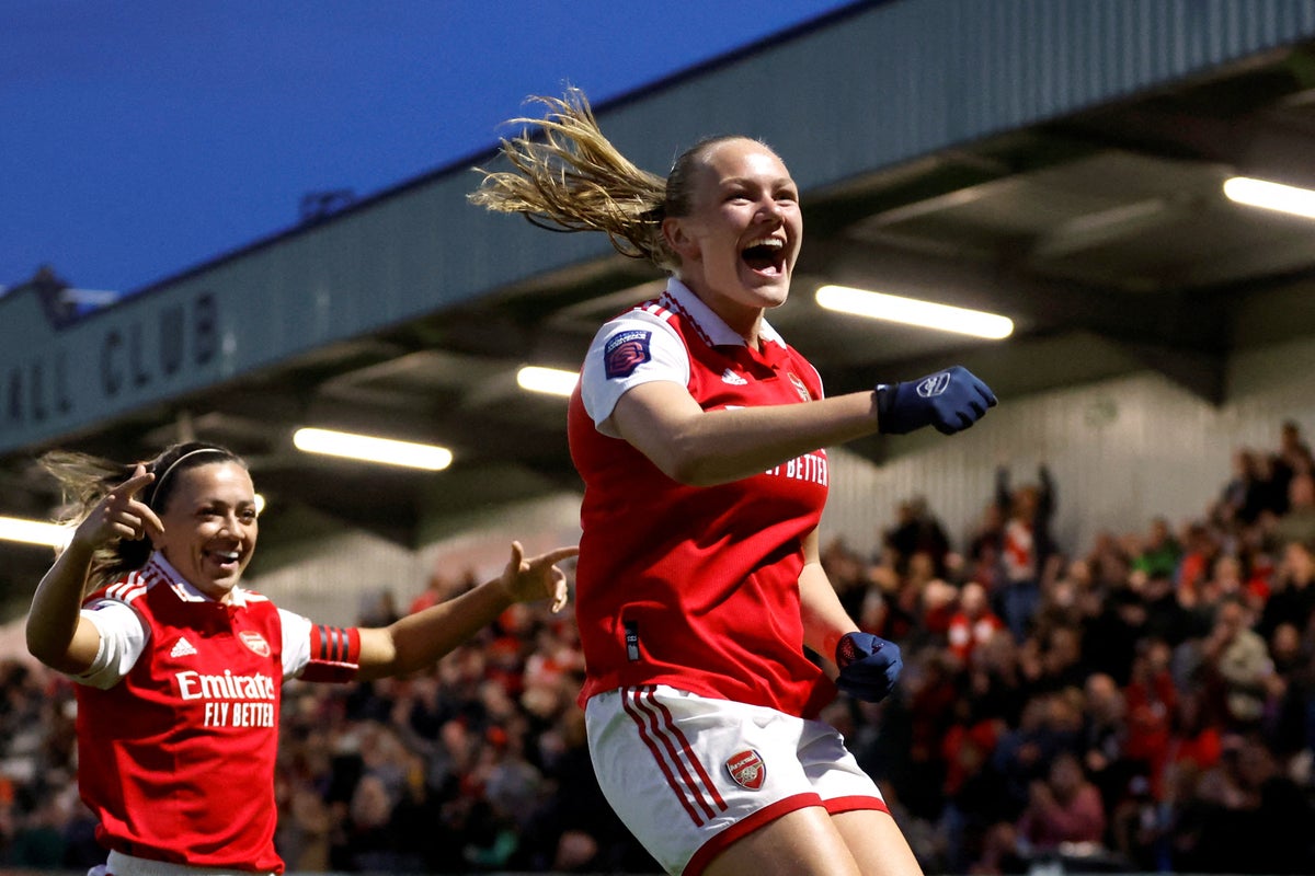 Frida Maanum keeps Arsenal within reach of Women’s Super League title with winning goal against Leicester
